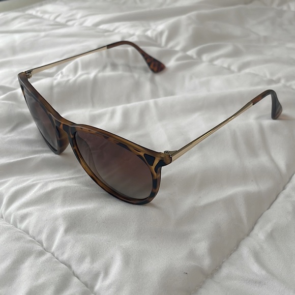 Tortoise Shell Sunglasses - Picture 3 of 3